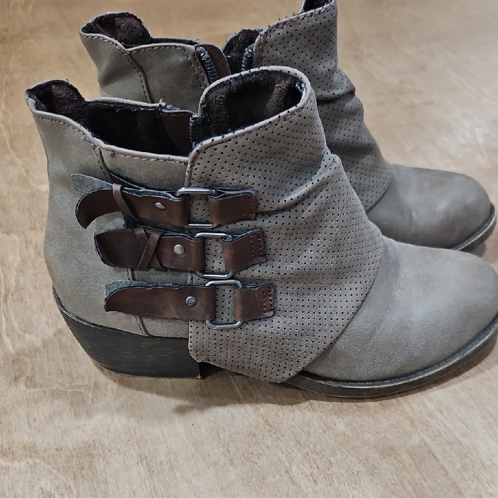 So Brand Womens Ankle Boot